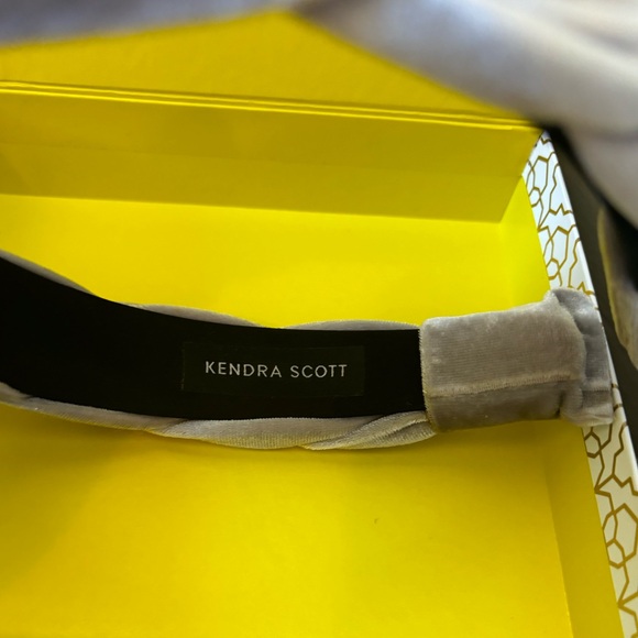 Kendra Scott Headband - Picture 4 of 4